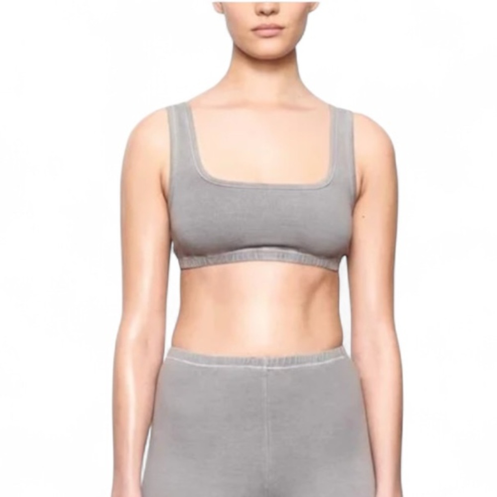 ✨SKIMS Outdoor Basics Scoop Neck Bralette in Chalk NWT Size Medium